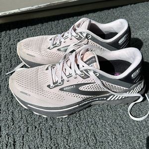 Brooks Adrenaline GTS 22 FINAL PRICE
